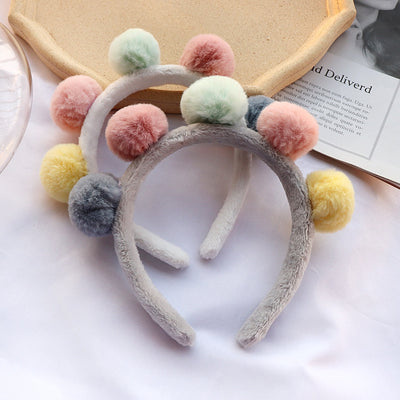 Girls face mask with matching hair accessories