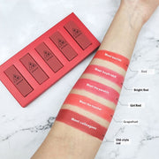 Hydrating lipstick set with vitamins